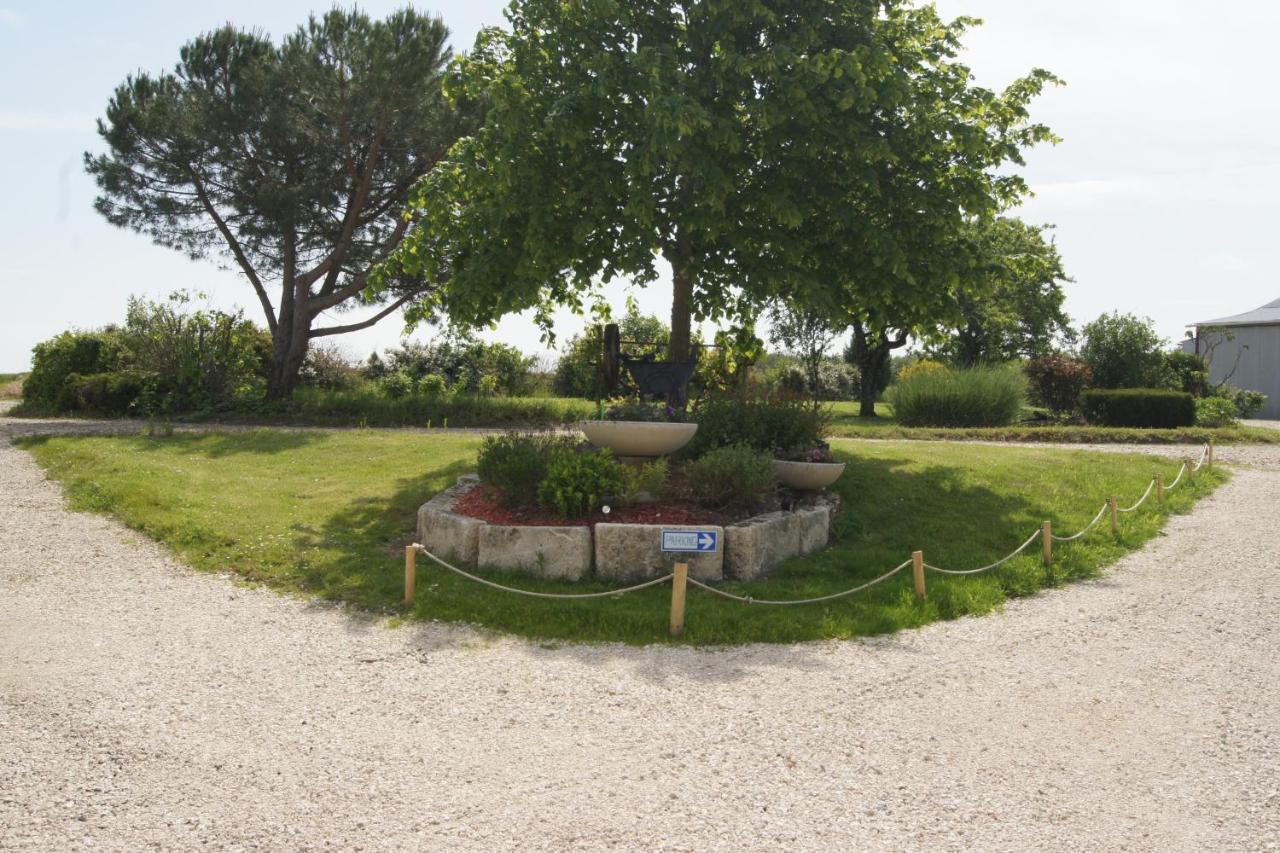 Chambres d hôtes de la Mauguinière Neuillé-le-Lierre Extérieur photo